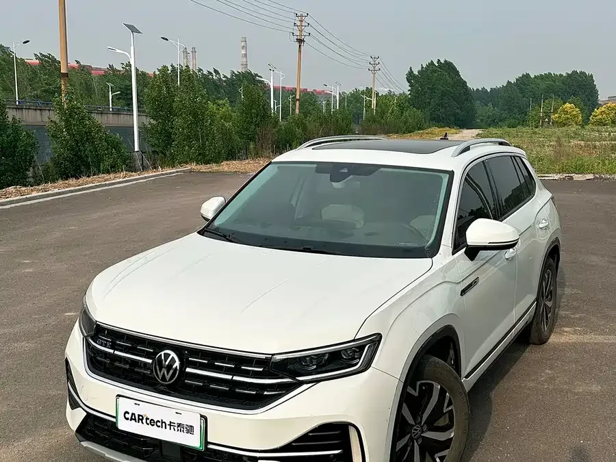 Volkswagen Tayron GTE plug-in hybrid Tanyue GTE plug-in hybrid 2023 280TSI Luxury Plus Advanced Edition 2023 — фото 1, купить с доставкой в Москву