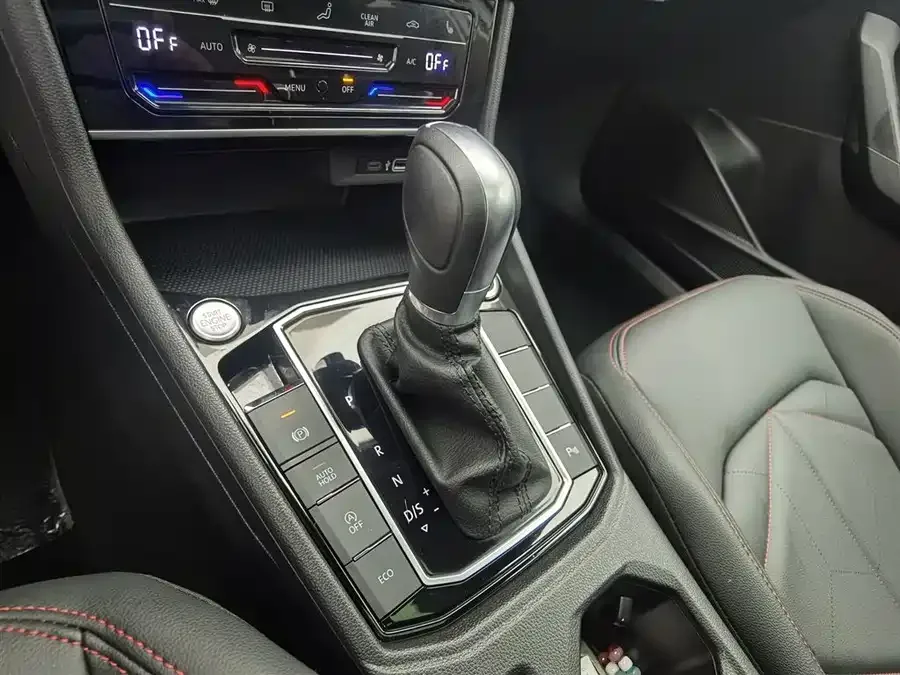 Volkswagen Lavida Lavida 2024 300TSI DSG Starry Sky Leading Edition 2025 — миниатюра 4