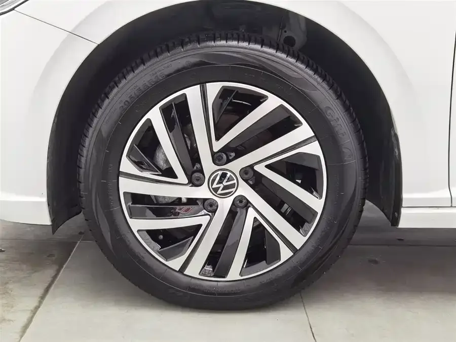 Volkswagen Lavida Lavida 2024 300TSI DSG Starry Sky Leading Edition 2025 — миниатюра 5