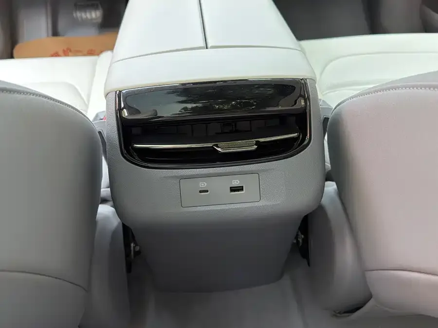 Dongfeng e007 e007 2024 pure electric 540 four-wheel drive Max version 2024 — миниатюра 5