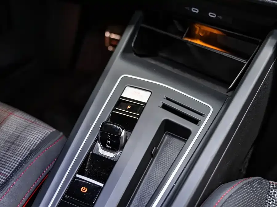 Volkswagen GOLF GTI Golf GTI 2023 380TSI DSG GTI 2023 — миниатюра 5