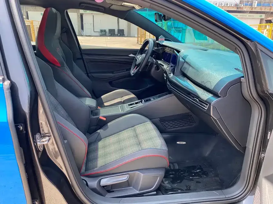 Volkswagen GOLF GTI Golf GTI 2021 facelift 380TSI DSG GTI 2022 — миниатюра 4