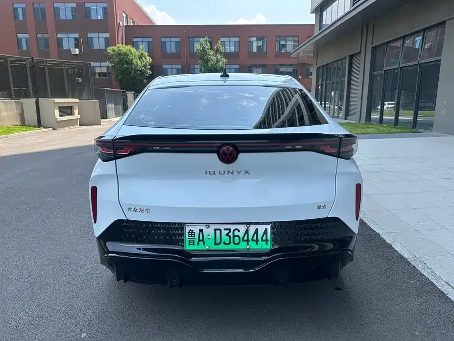 Volkswagen ID. Unyx Yuzhong 06 2024 Ultra long-range version 2025 — миниатюра 2