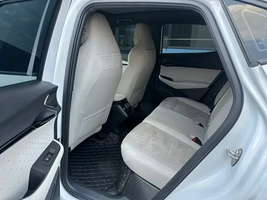 Volkswagen ID. Unyx Yuzhong 06 2024 Ultra long-range version 2025 — миниатюра 5