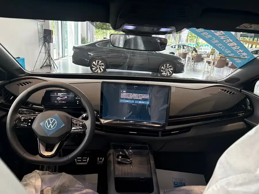 Volkswagen ID. Unyx 06 2025 Pure 2026 — миниатюра 2