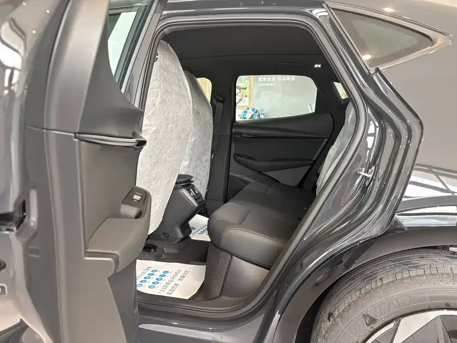 Volkswagen ID. Unyx 06 2025 Pure 2026 — миниатюра 3