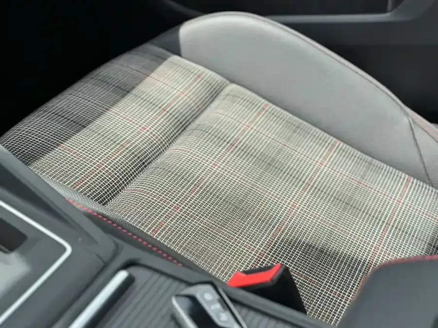 Volkswagen GOLF GTI Golf GTI 2021 facelift 380TSI DSG GTI 2022 — миниатюра 4