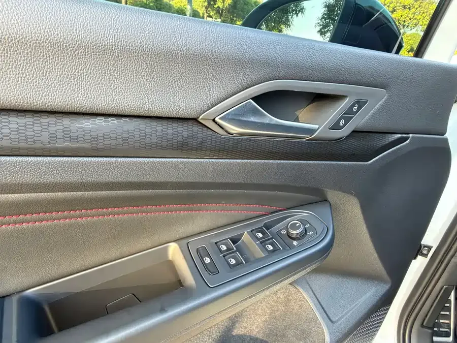 Volkswagen GOLF GTI Golf GTI 2023 380TSI DSG GTI 2023 — миниатюра 3