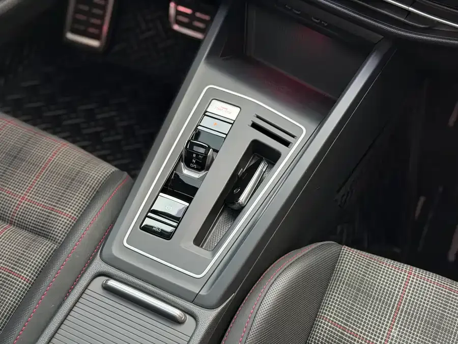 Volkswagen GOLF GTI Golf GTI 2021 380TSI DSG GTI 2022 — миниатюра 4