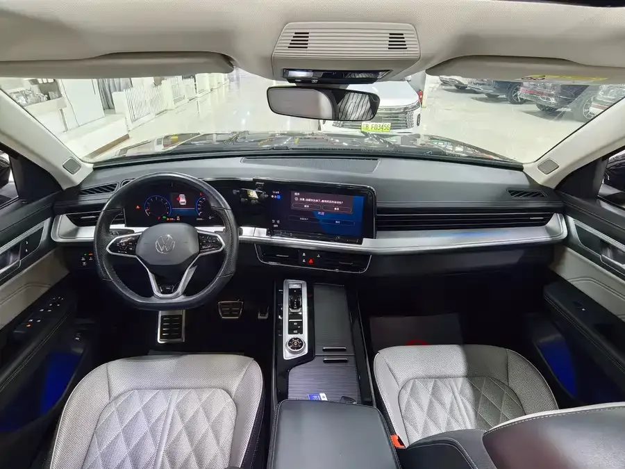 Volkswagen Tavendor 2023 Lanxun 380TSI 4WD R-Line First Edition 2023 — миниатюра 2