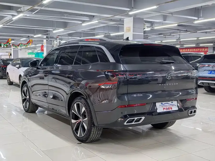 Volkswagen Tavendor 2023 Lanxun 380TSI 4WD R-Line First Edition 2023 — миниатюра 3