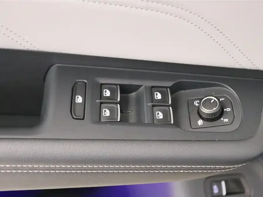 Volkswagen Tavendor 2023 Lanxun 380TSI 4WD R-Line Touring Edition 2023 — миниатюра 4