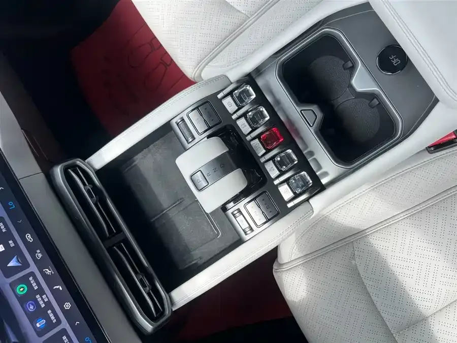 BYD Leopard Titanium 3 Titanium 3 2025 501KM 4WD Ultra Edition 2025 — миниатюра 5