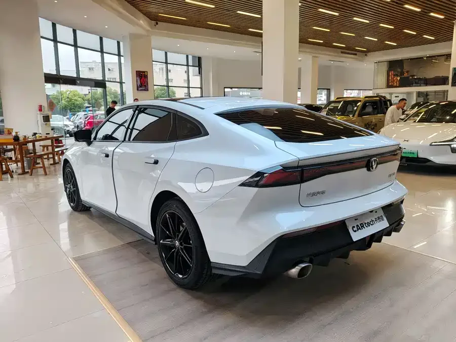 Changan UNI-V Changan UNI-V 2024 1.5T High Energy Edition 2025 — миниатюра 4