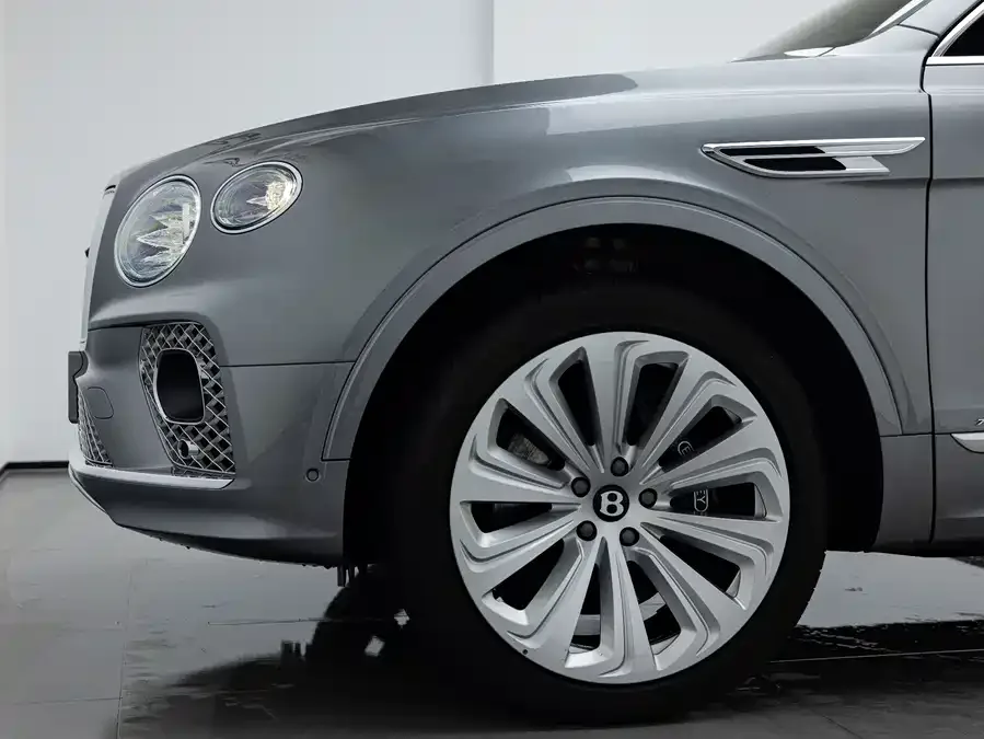 Bentley Bentayga Bentayga 2023 4.0T V8 Long Wheelbase Yadu Edition 2023 — миниатюра 2