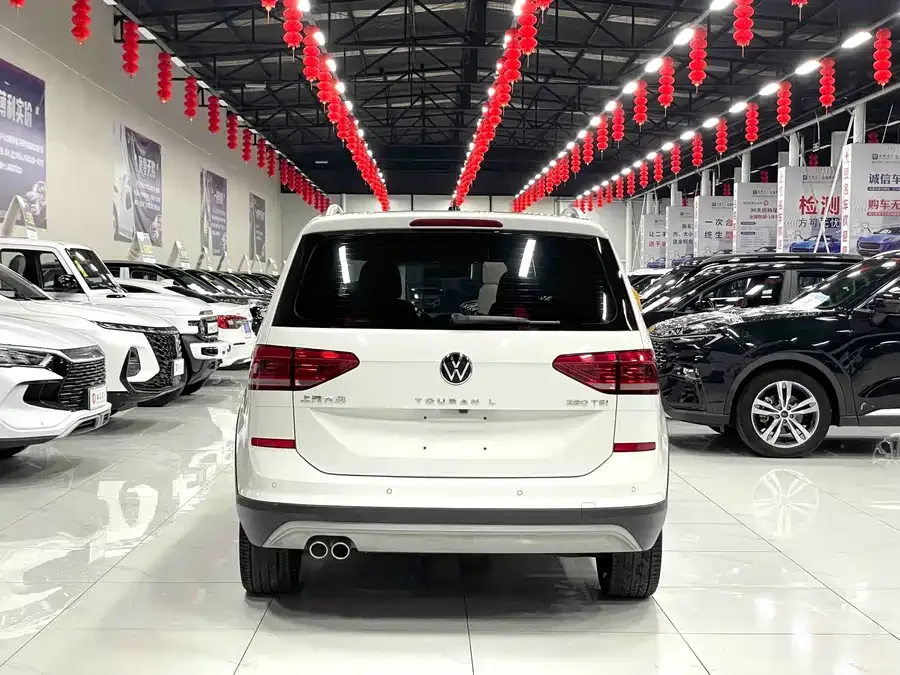 Volkswagen Touran 2022 Touran L 280TSI DSG 6-seater version 2022 — миниатюра 5