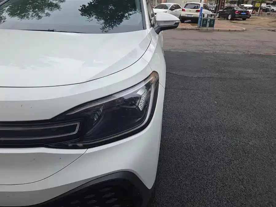 Volkswagen ID.6 Crozz ID.6 CROZZ 2022 Long Battery PURE+ Edition 2022 — миниатюра 2