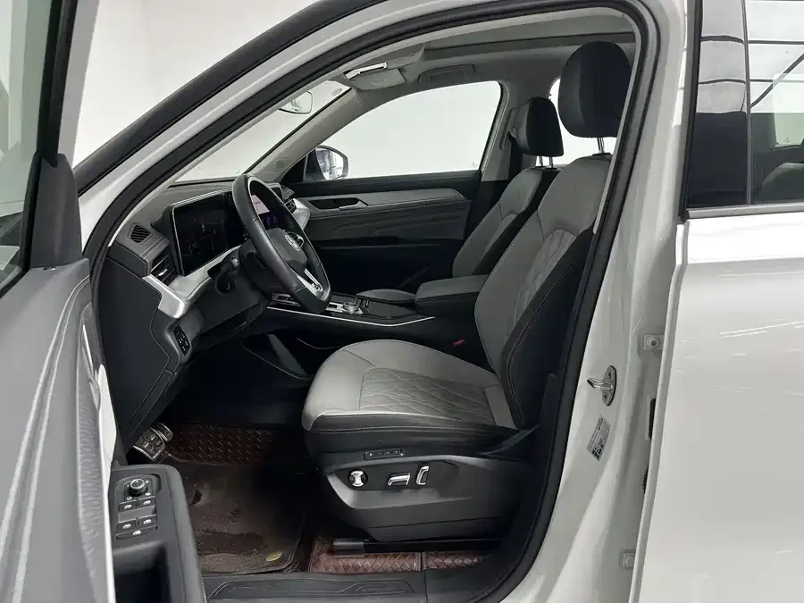 Volkswagen Tavendor 2023 Lanxun 380TSI 4WD R-Line Touring Edition 2023 — миниатюра 3