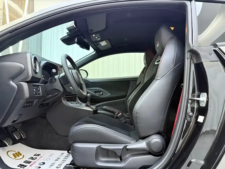 Toyota GR YARIS GR Yaris 2025 GR Evolution 2026 — миниатюра 4