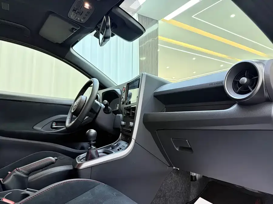 Toyota GR YARIS GR Yaris 2025 GR Evolution 2026 — миниатюра 5