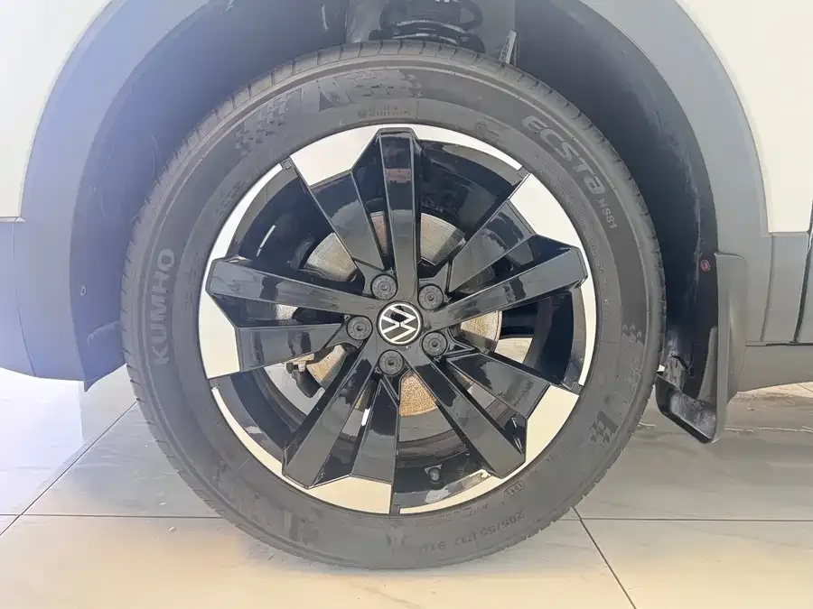 Volkswagen Tacqua Tanying 2021 1.5L automatic 30th anniversary commemorative edition 2022 — миниатюра 5