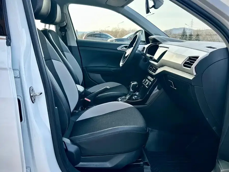 Volkswagen Tacqua Tanying 2021 1.5L Automatic Joy-Link Edition 2022 — миниатюра 4