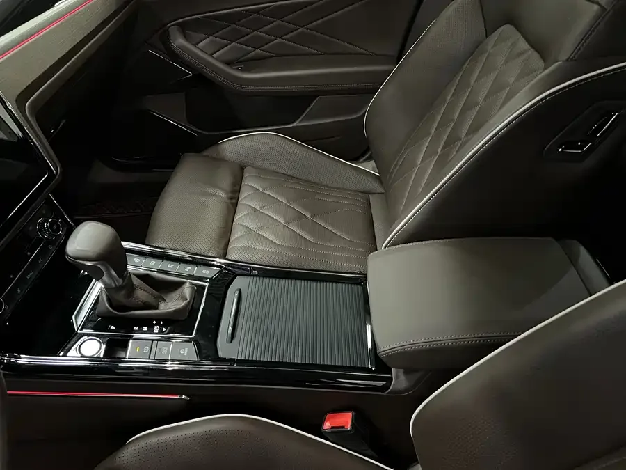 Volkswagen Phaeton / Phideon 2021 Phideon 380TSI Premium Edition 2022 — миниатюра 2