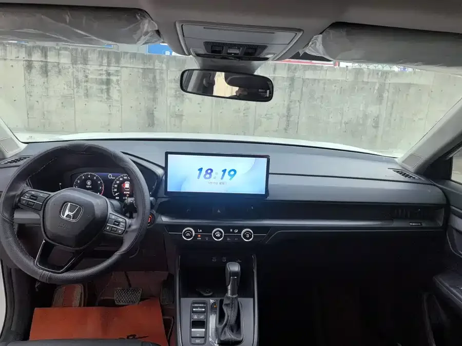 Honda CR-V 2024 240TURBO 2WD Front Edition 5 Seaters 2026 — миниатюра 2