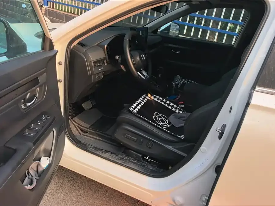 Honda CR-V 2024 240TURBO 2WD Front Edition 5 Seaters 2024 — миниатюра 3