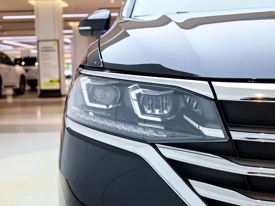 Volkswagen Viloran 2026 Viloran 380TSI Premium Edition 2025 — миниатюра 2