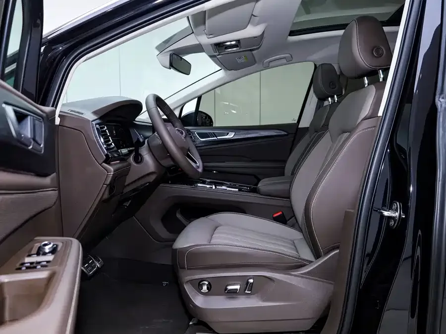 Volkswagen Viloran 2026 Viloran 380TSI Premium Edition 2025 — миниатюра 4