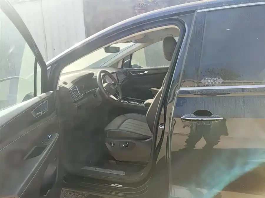 Volkswagen Viloran Weiran 2024 330TSI Deluxe Edition 2023 — миниатюра 2