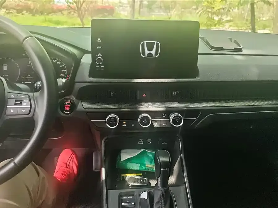 Honda CR-V 2023 240TURBO 2WD Front Edition 5 Seaters 2023 — миниатюра 4