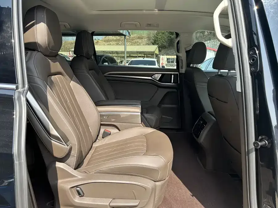 Volkswagen Viloran Weiran 2020 330TSI Deluxe Edition 2023 — миниатюра 2