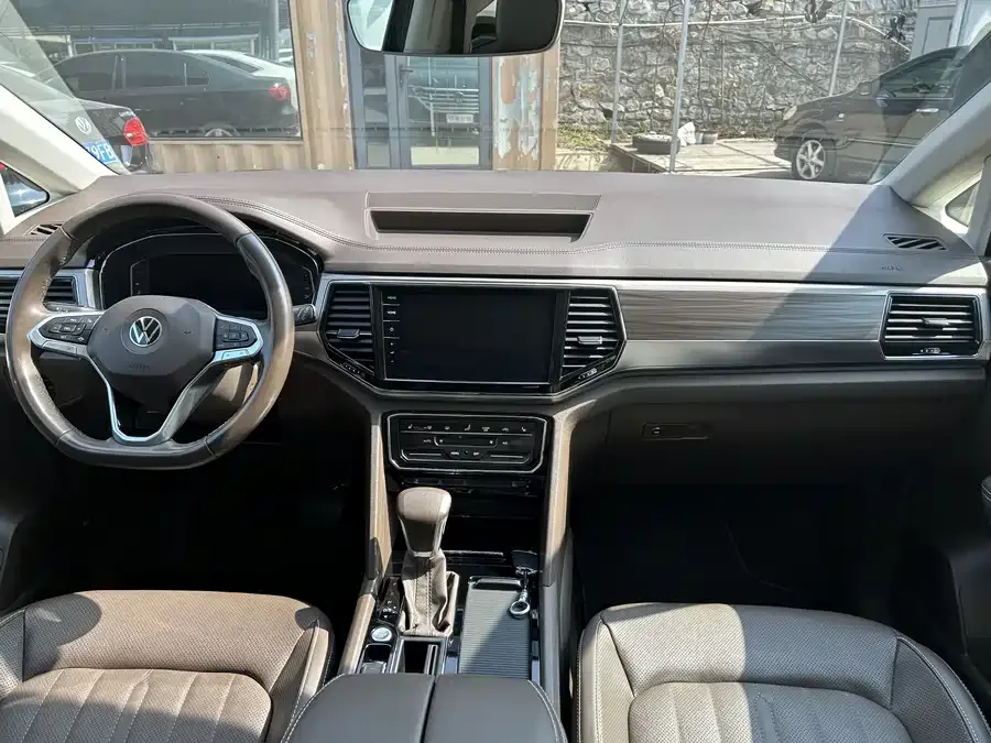 Volkswagen Viloran Weiran 2020 330TSI Deluxe Edition 2023 — миниатюра 4