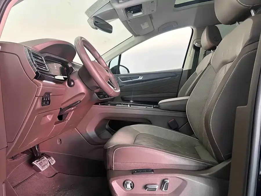 Volkswagen Viloran Weiran 2023 380TSI Premium Edition 2024 — миниатюра 5