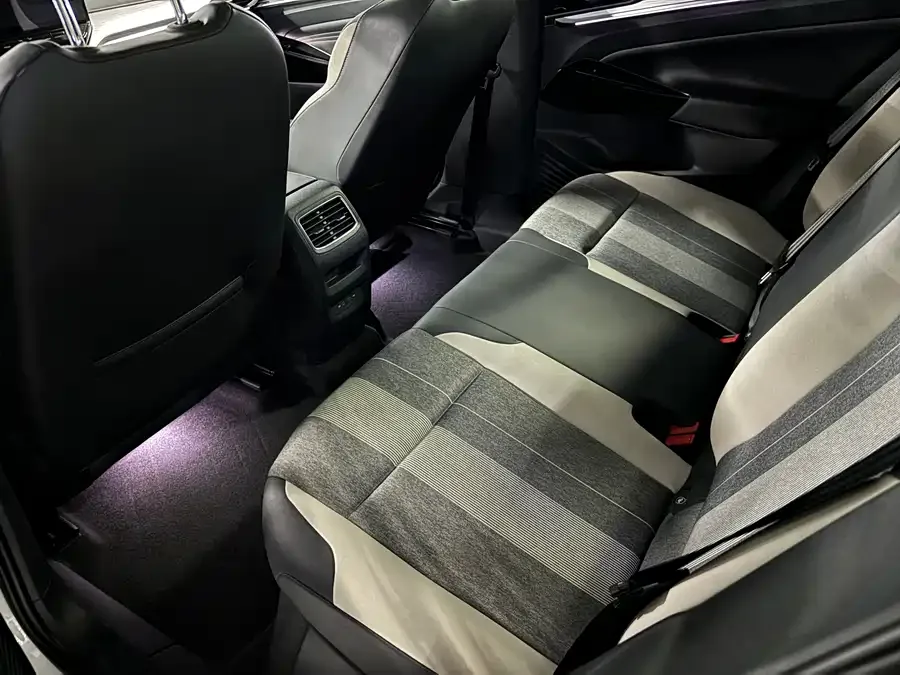 Volkswagen ID.4 Crozz ID.4 CROZZ 2021 Long-range PURE+ 2WD Edition 2022 — миниатюра 3