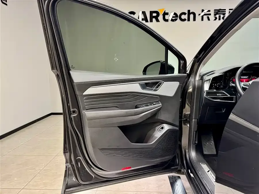 Volkswagen Talagon 2022 Lanjing 380TSI 4WD Luxury Jiajing Edition Pro 6 Seaters 2023 — миниатюра 5