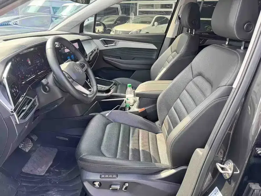 Volkswagen Talagon Lanjing 2023 facelift 380TSI 4WD luxury version Pro 6 seats 2023 — миниатюра 4