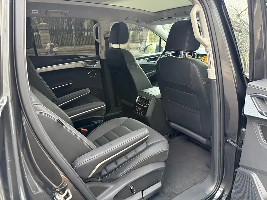 Volkswagen Talagon Lanjing 2023 facelift 380TSI 4WD luxury version Pro 6 seats 2024 — миниатюра 4