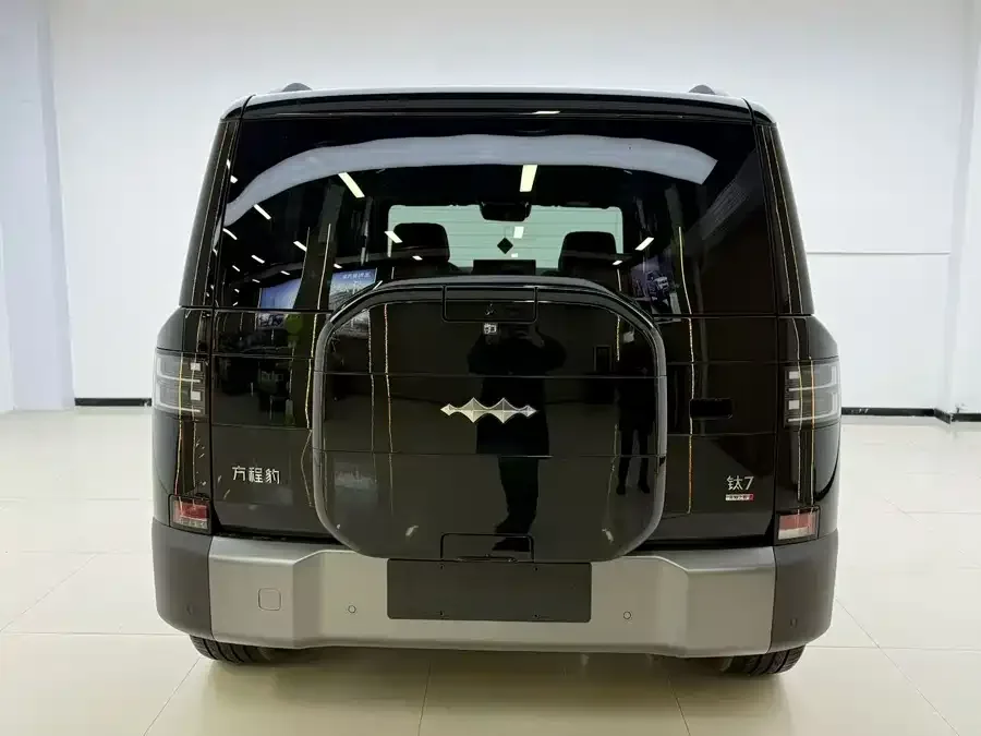 BYD Leopard Titanium 7 Titanium 7 2025 190KM Four-Wheel Drive Ultra Edition 2026 — миниатюра 5