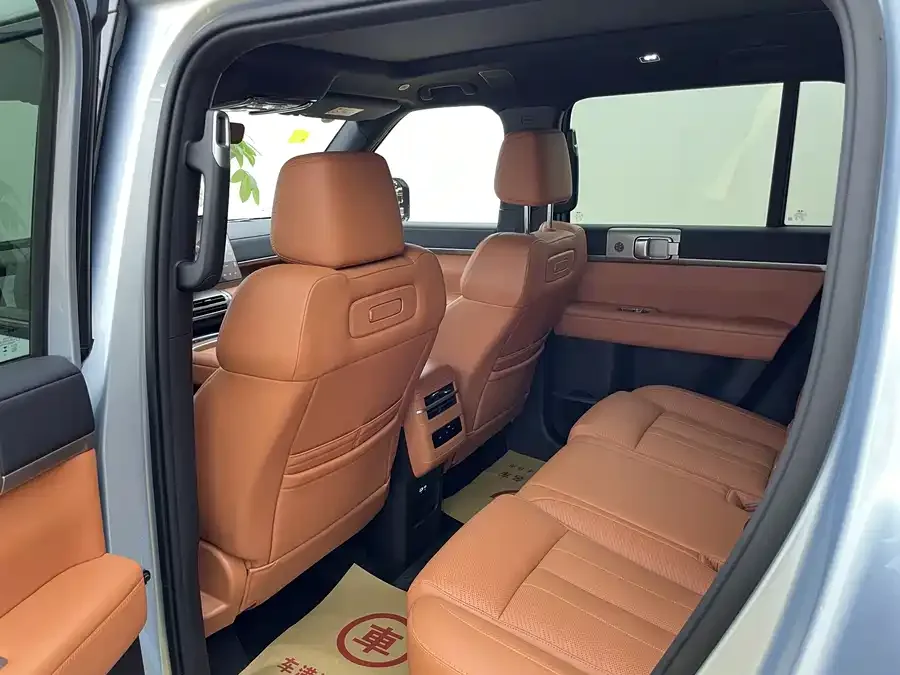 BYD Leopard Titanium 7 Titanium 7 2025 200KM 2WD Max Edition 2026 — миниатюра 2