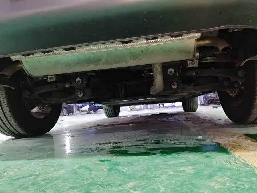 BYD Leopard Titanium 7 Titanium 7 2025 200KM 2WD Max Edition 2025 — миниатюра 2