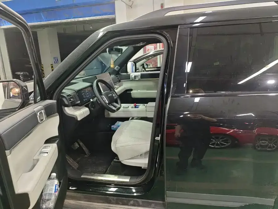 BYD Leopard Titanium 7 Titanium 7 2025 200KM 2WD Max Edition 2025 — миниатюра 4
