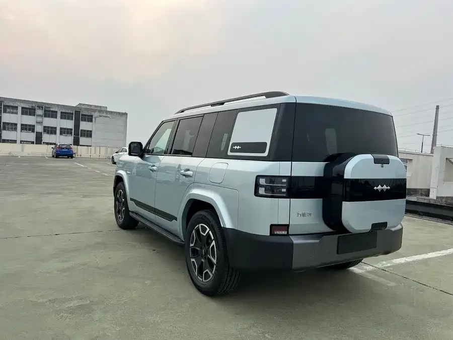 BYD Leopard Titanium 7 Titanium 7 2025 135KM 2WD Pro Edition 2026 — миниатюра 2