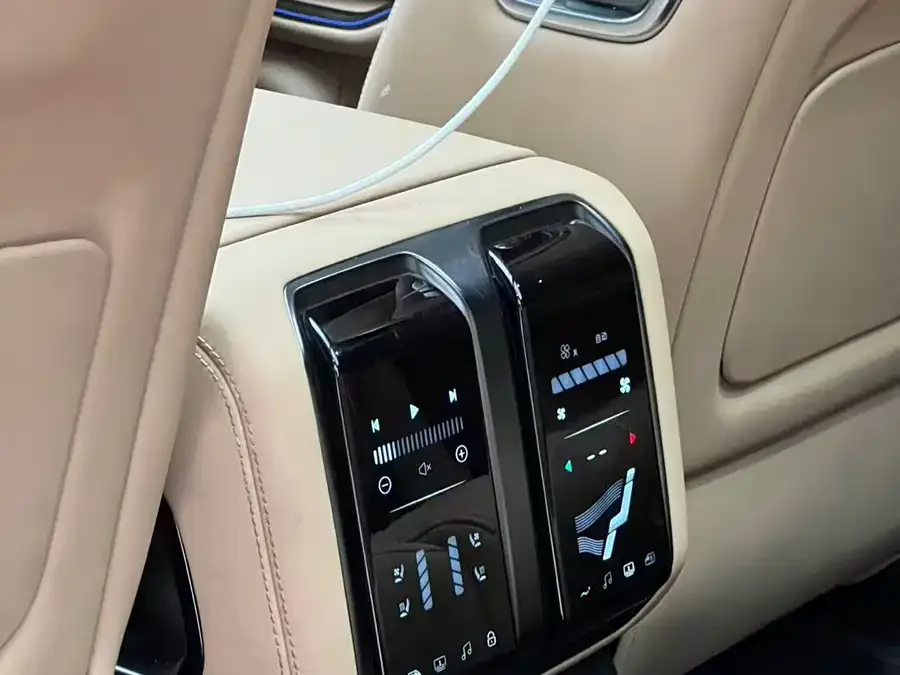 BYD Leopard Leopard 8 Leopard 8 2025 Intelligent and Brave Flagship Edition 7 Seaters 2025 — миниатюра 5