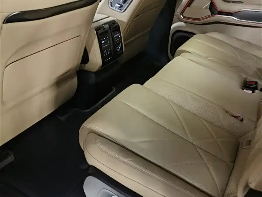 BYD Leopard Leopard 8 Leopard 8 2025 Intelligent and Brave Flagship Edition 7 Seaters 2025 — миниатюра 4