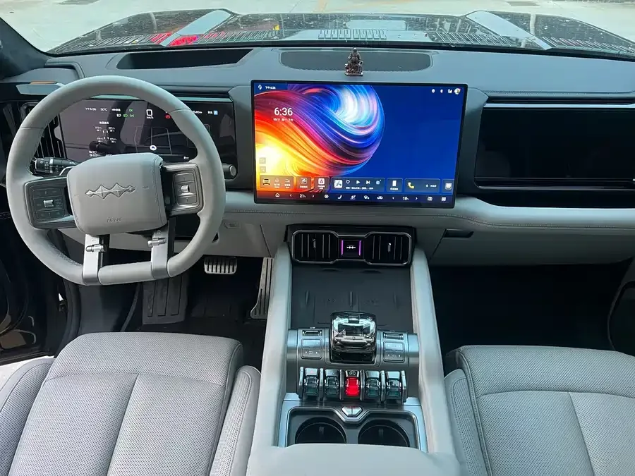 BYD Leopard Leopard 8 Leopard 8 2025 Smart & Brave Flagship Edition 5-seater 2026 — миниатюра 3