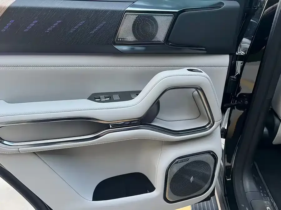 BYD Leopard Leopard 8 Leopard 8 2025 Smart & Brave Flagship Edition 5-seater 2026 — миниатюра 4