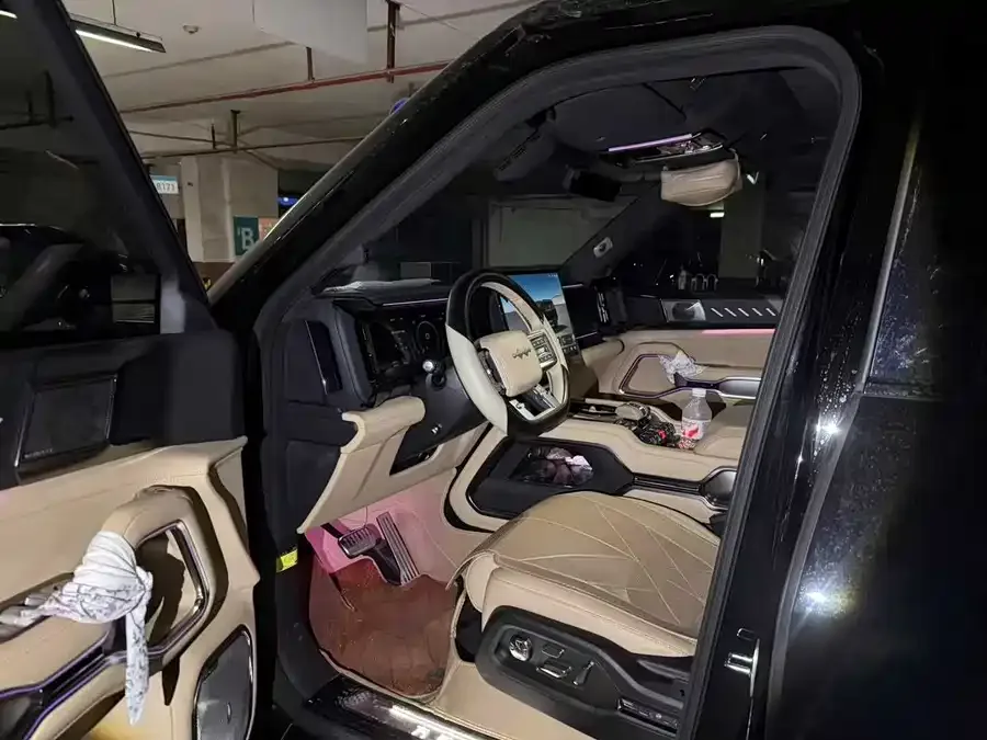 BYD Leopard Leopard 8 Leopard 8 2025 Intelligent and Brave Flagship Edition 6 Seaters 2025 — миниатюра 2